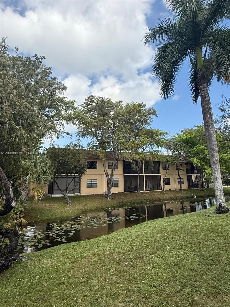 2 Briarwood Cir # 212, Hollywood FL 33024