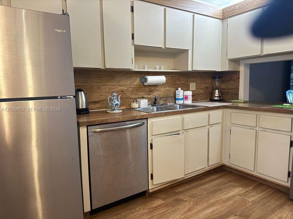 2 Briarwood Cir # 212, Hollywood FL 33024 photo 4