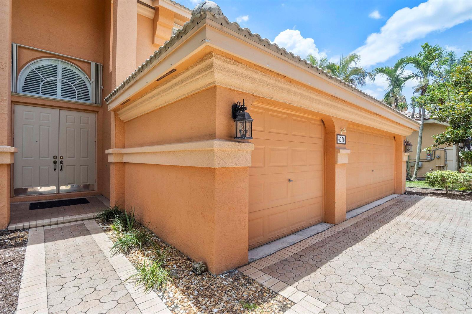 6370 Stonehurst Circle, Lake Worth FL 33467 photo 2
