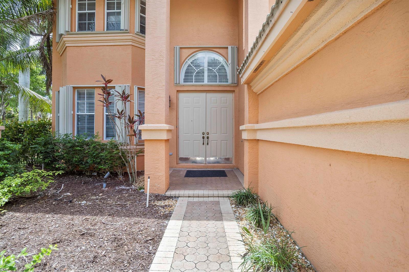 6370 Stonehurst Circle, Lake Worth FL 33467 photo 3