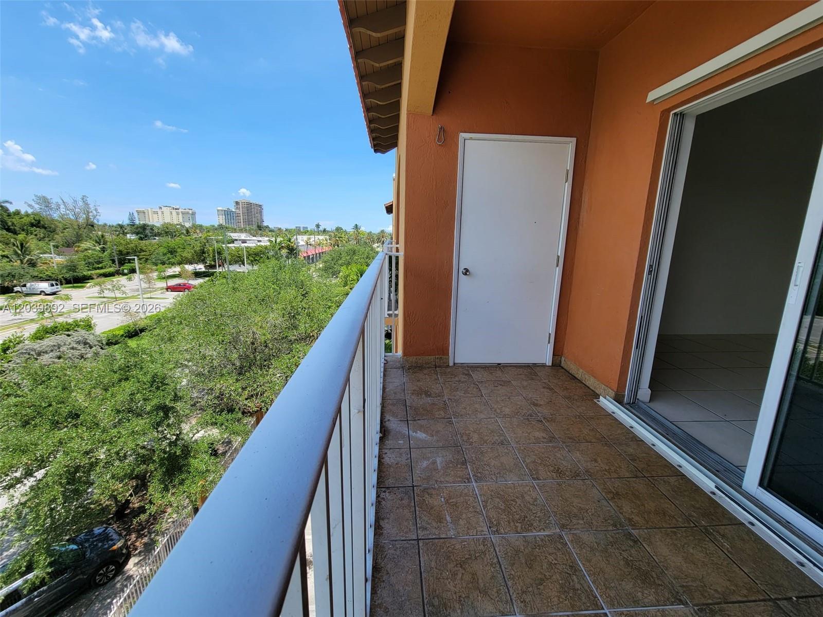 1300 NE 109th St # 405, Miami FL 33161
