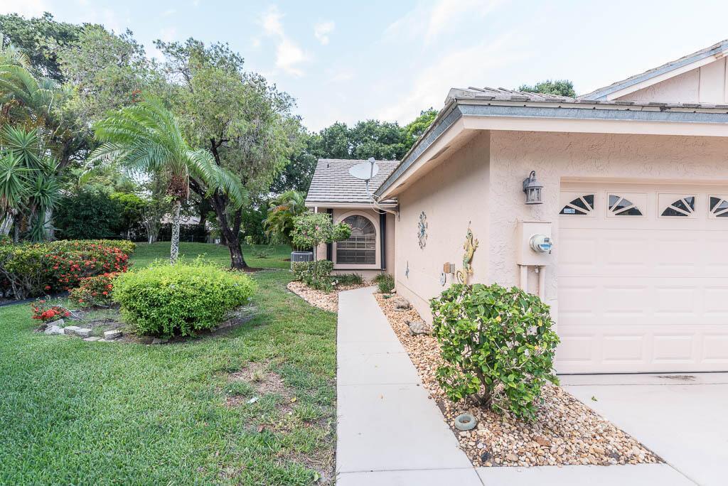 10860 Stafford Circle N, Boynton Beach FL 33436 photo 2