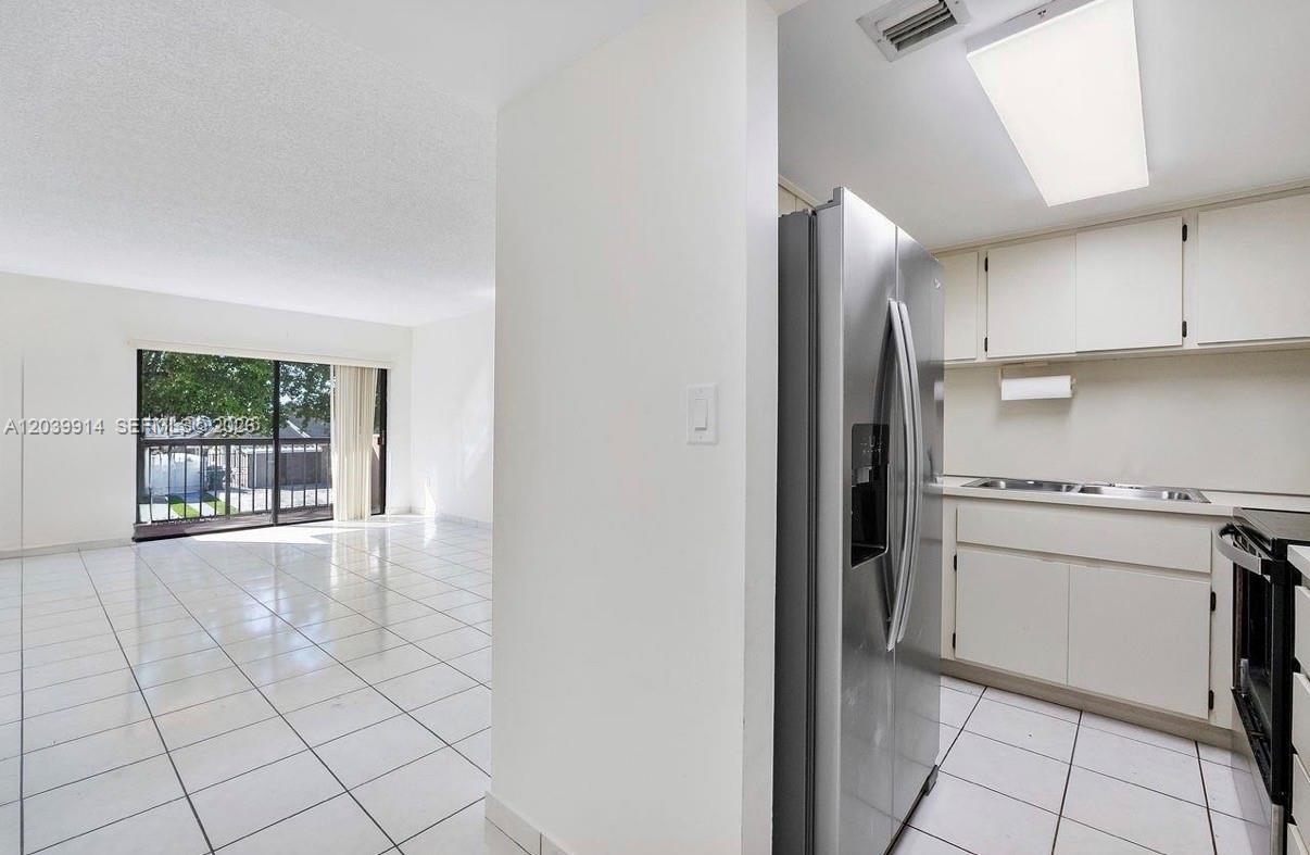 995 SW 84th Ave # 223, Miami FL 33144 photo 3