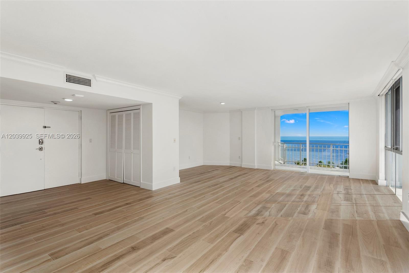 600 Grapetree Dr, Key Biscayne FL 33149
