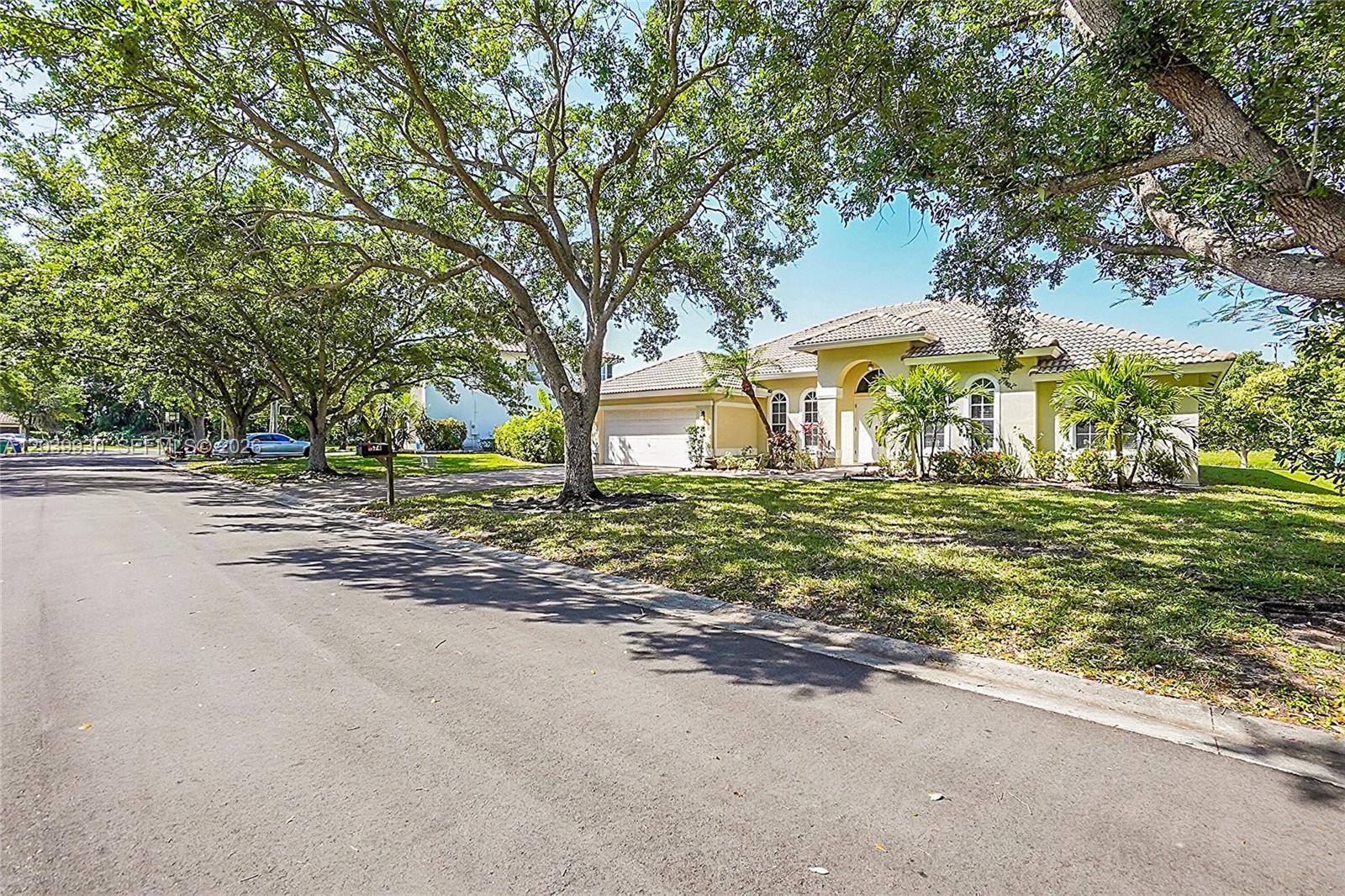 1574 NW 103rd Ter, Coral Springs FL 33071 photo 2