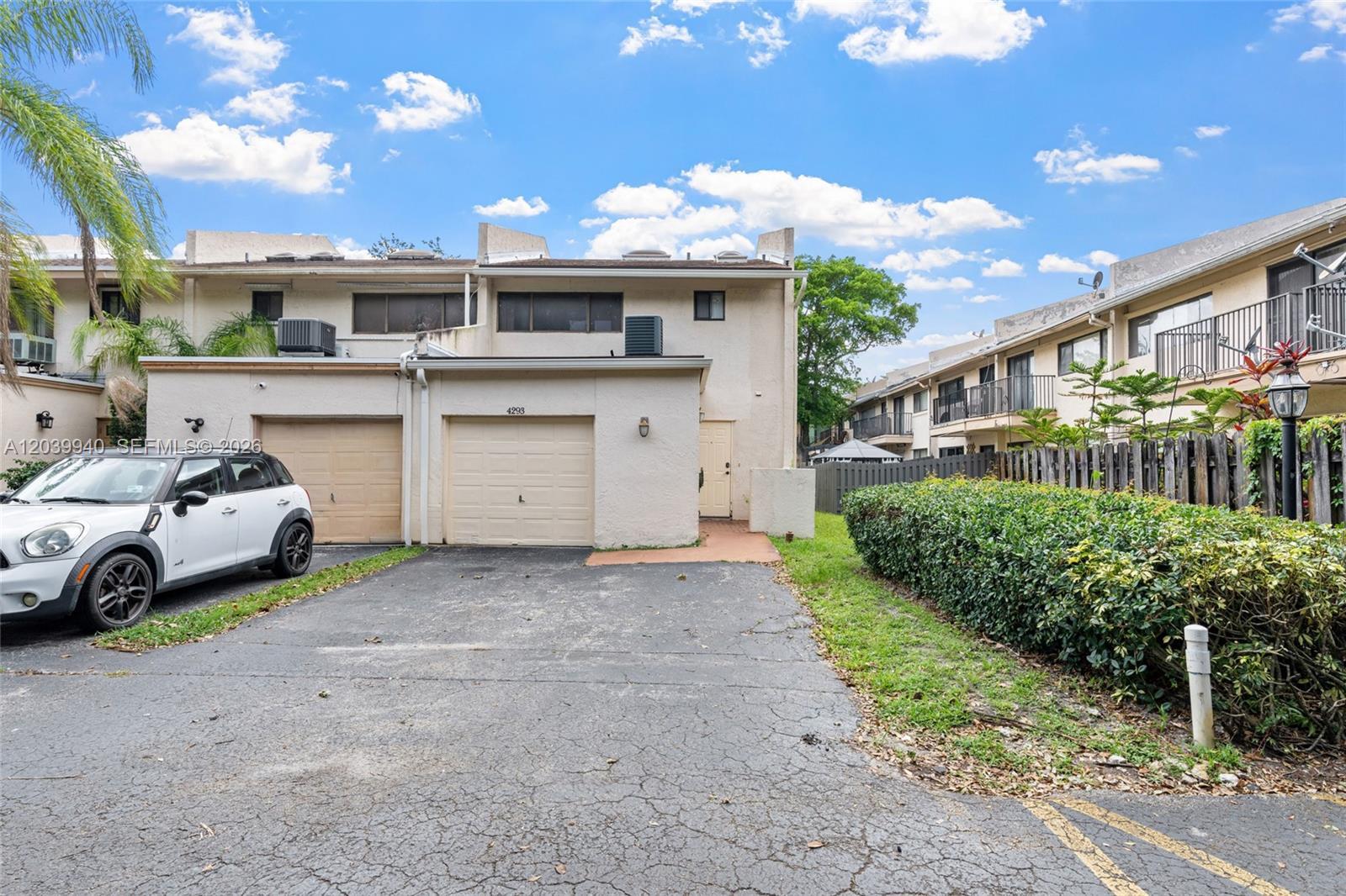 4293 N 76th Ave, Davie FL 33024 photo 2