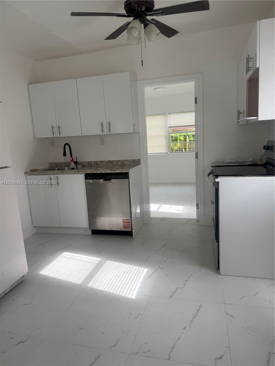 713 NW 4th St, Hallandale Beach FL 33009 photo 5