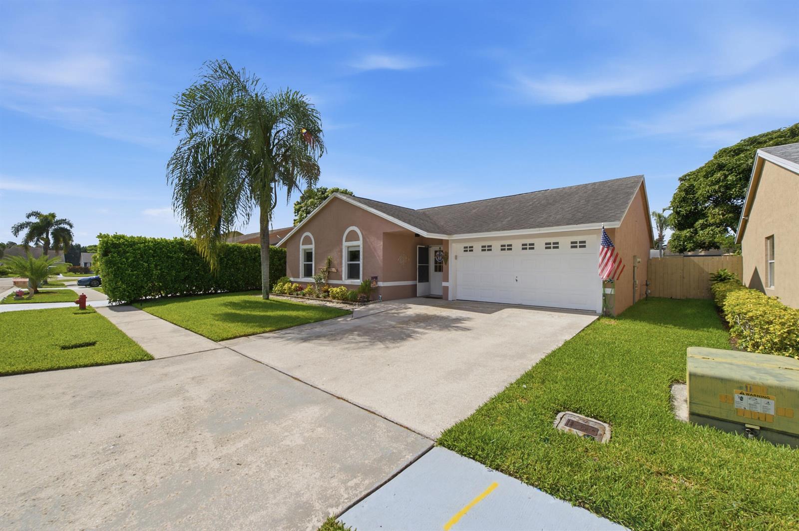 5635 Lake George Place, Lake Worth FL 33463 photo 3