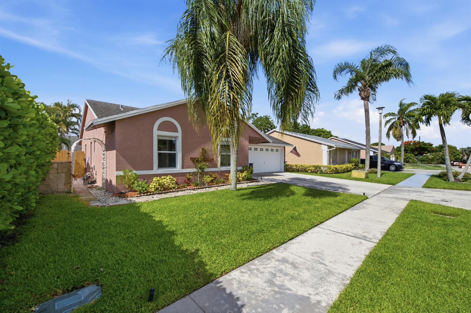 5635 Lake George Place, Lake Worth FL 33463 photo 5