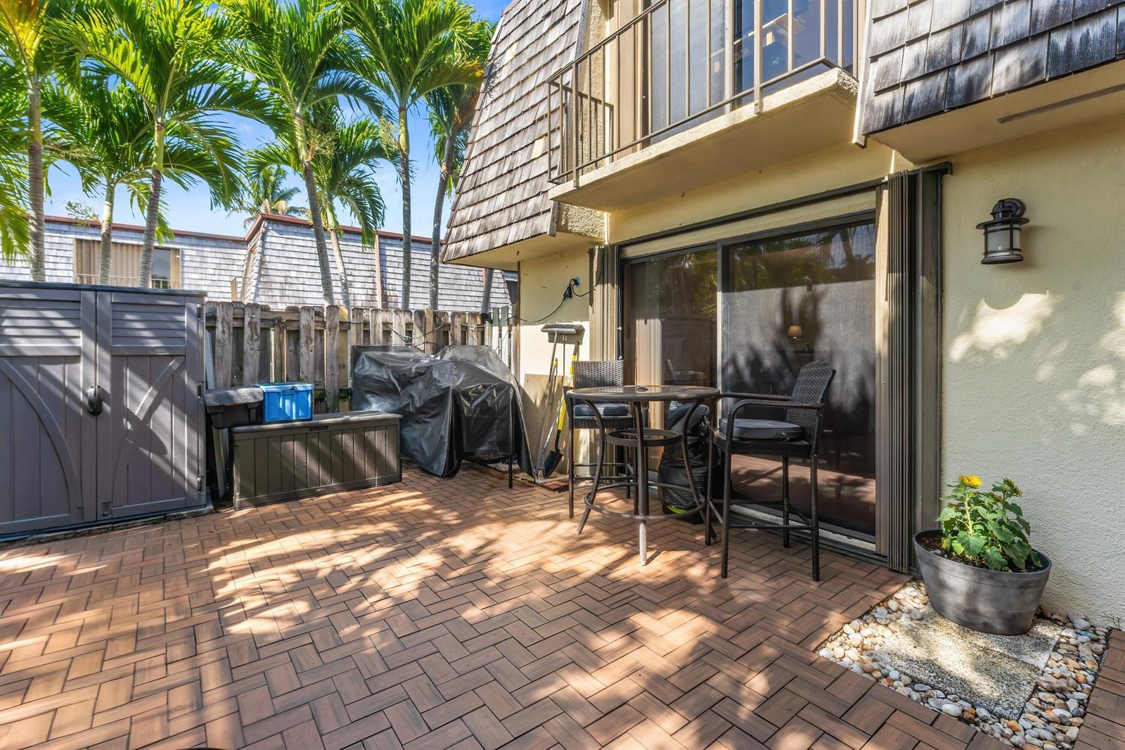 110 Lake Arbor Drive, Palm Springs FL 33461 photo 4