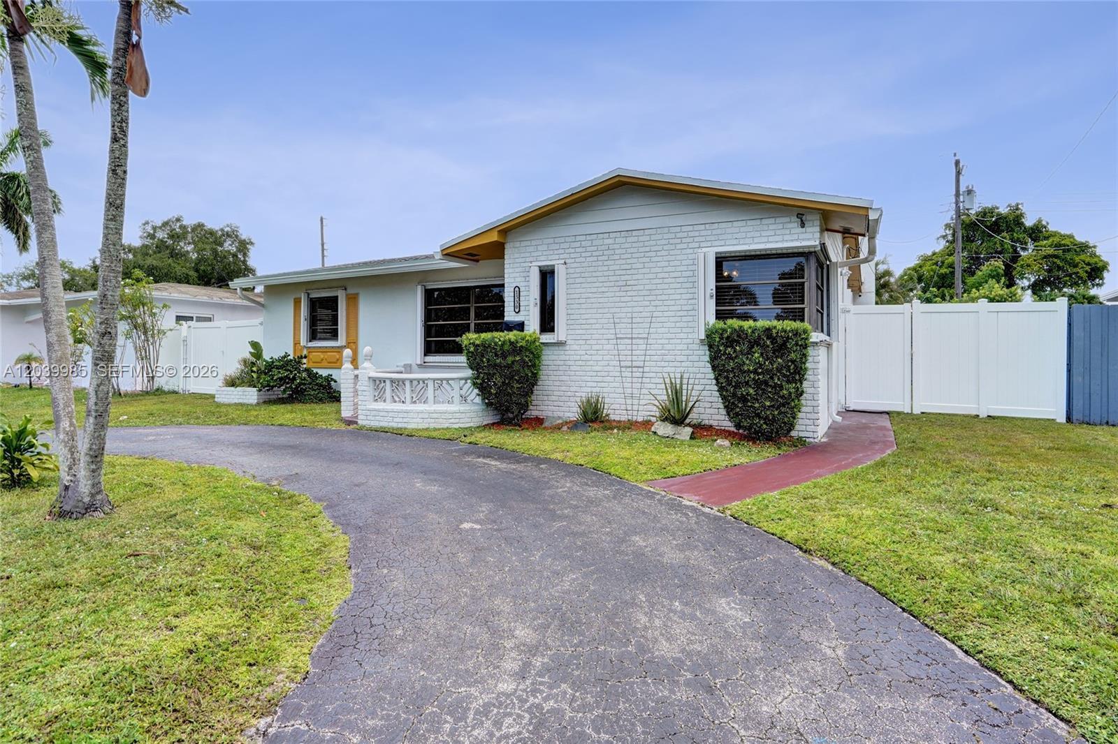 1530 N 73rd Ave, Hollywood FL 33024 photo 2