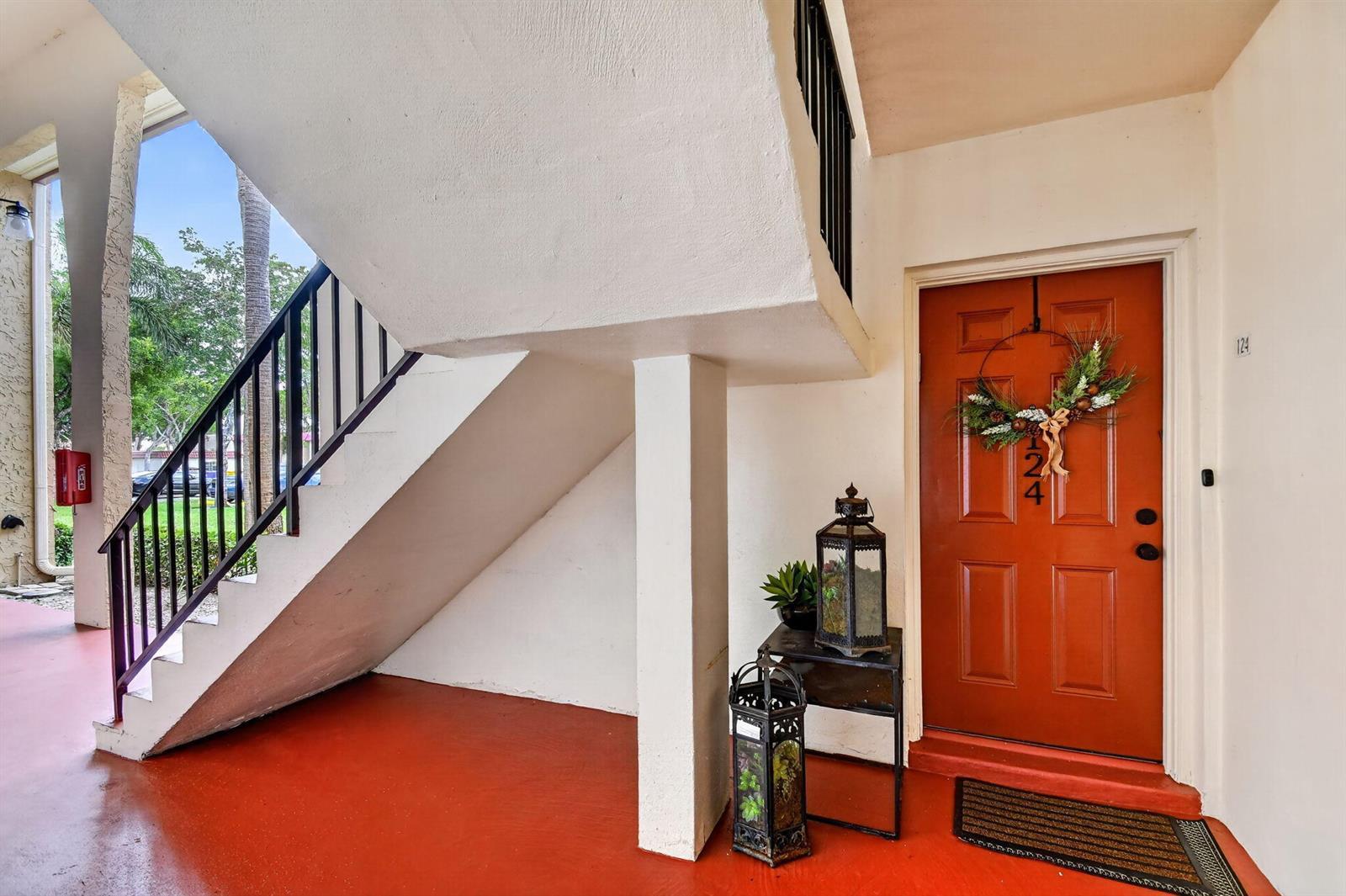 124 Lake Evelyn Drive, West Palm Beach FL 33411 photo 4