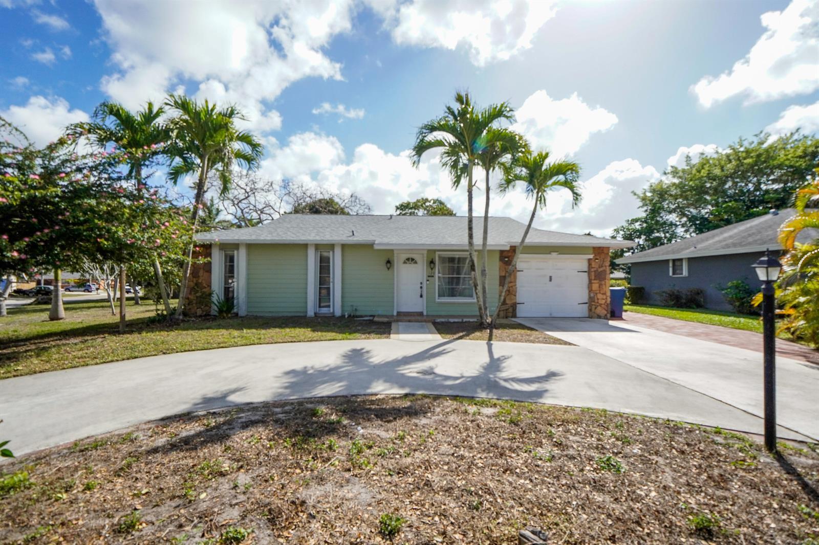 120 Swan Parkway W, Royal Palm Beach FL 33411 photo 4