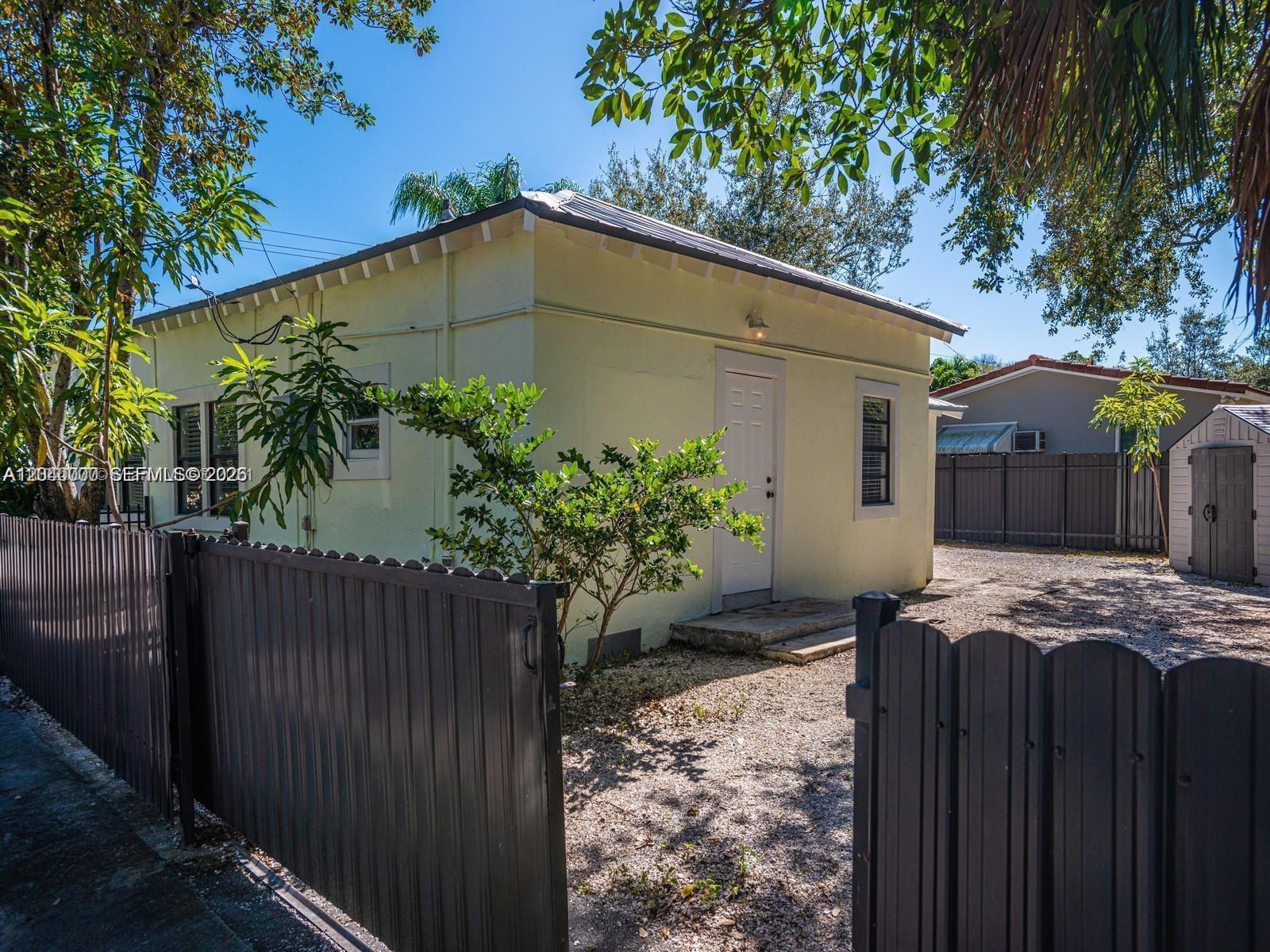 3452 Margaret St, Miami FL 33133 photo 4