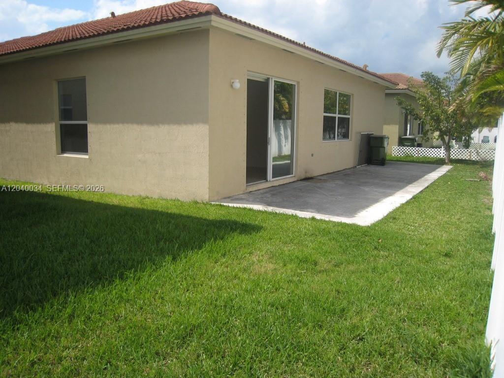 2217 NE 41st Ave, Homestead FL 33033 photo 2