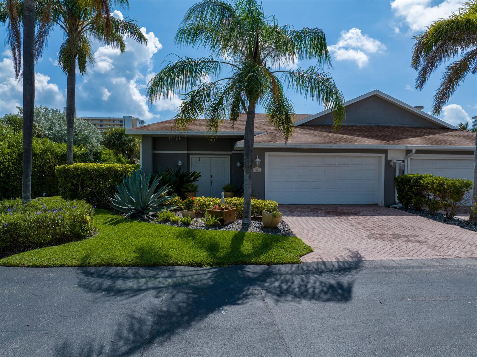 3268 Lakeshore Drive, Hutchinson Island FL 34949