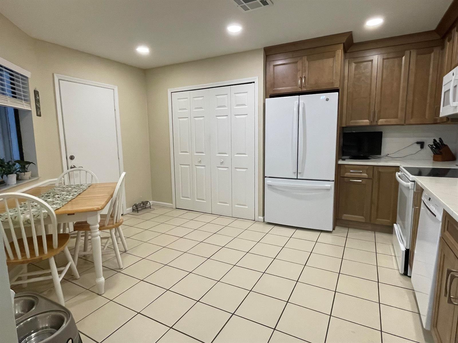 124 Sandy Lane, Royal Palm Beach FL 33411 photo 3