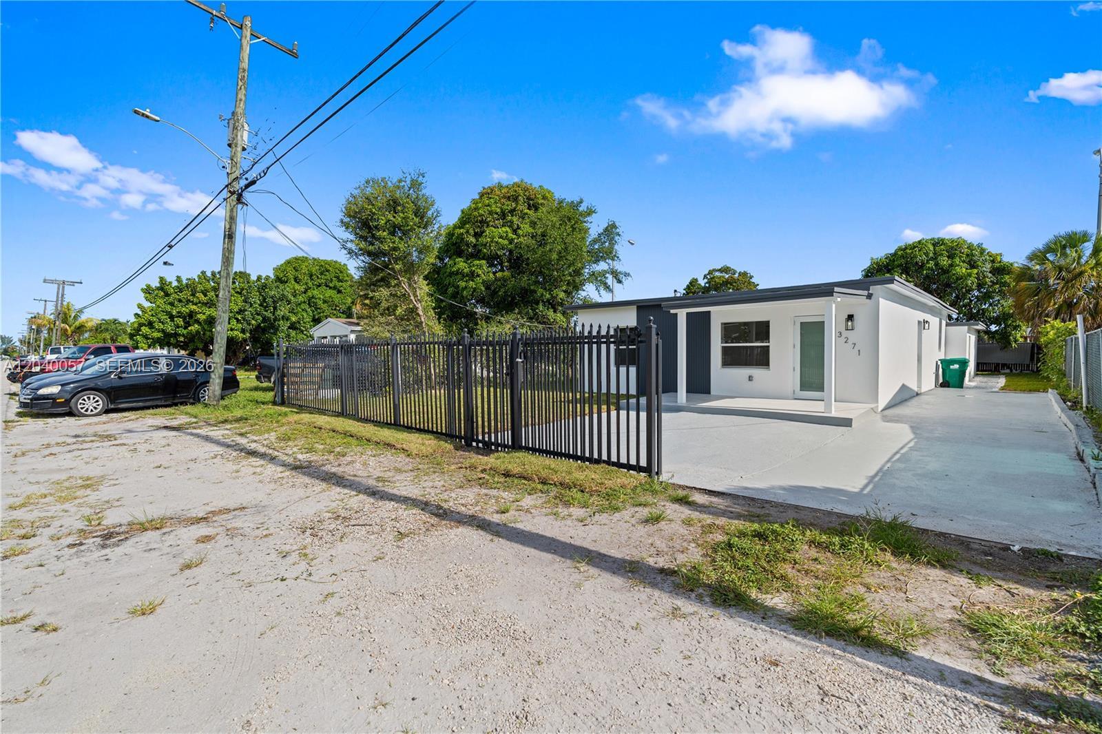 3271 NW 102nd St, Miami FL 33147 photo 2