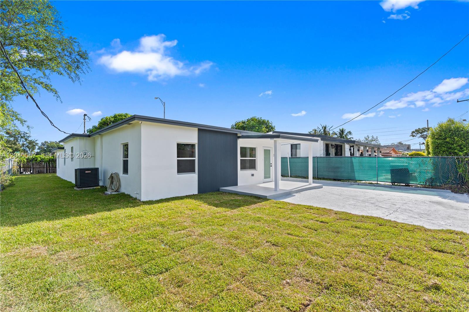 3271 NW 102nd St, Miami FL 33147 photo 4