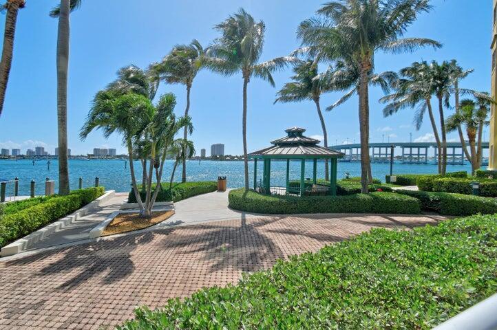 2650 Lake Shore Drive # 106, Riviera Beach FL 33404 photo 4