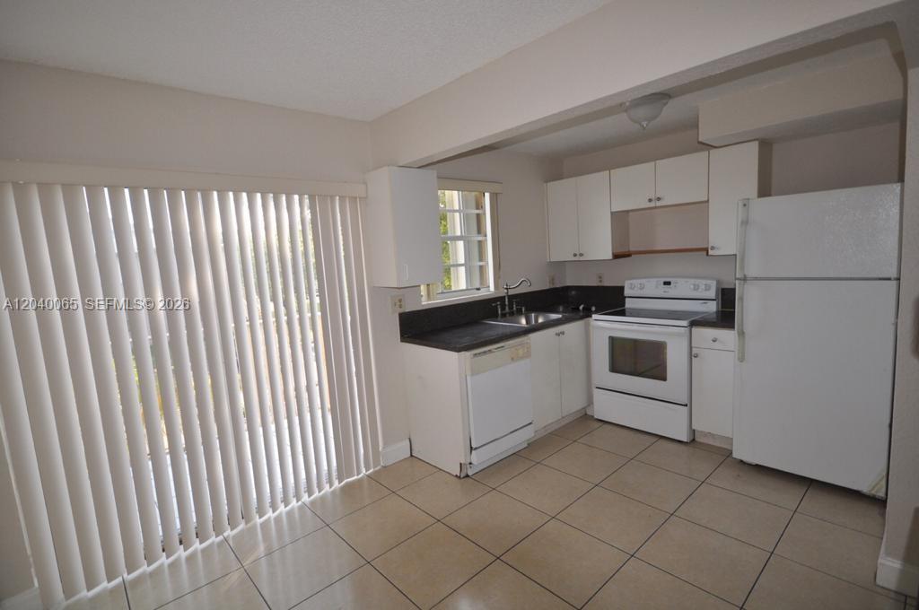 Miami, FL 33193 photo 5