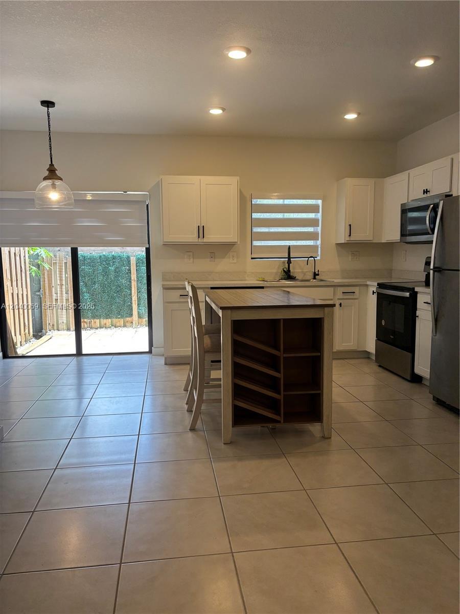 105 NE 3rd Ct, Florida City FL 33034 photo 2