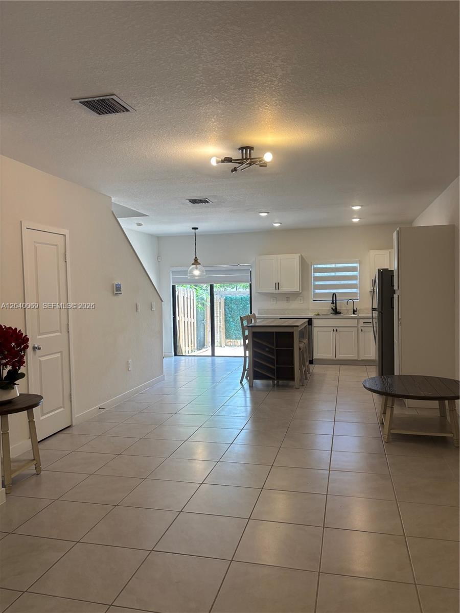 105 NE 3rd Ct, Florida City FL 33034 photo 4