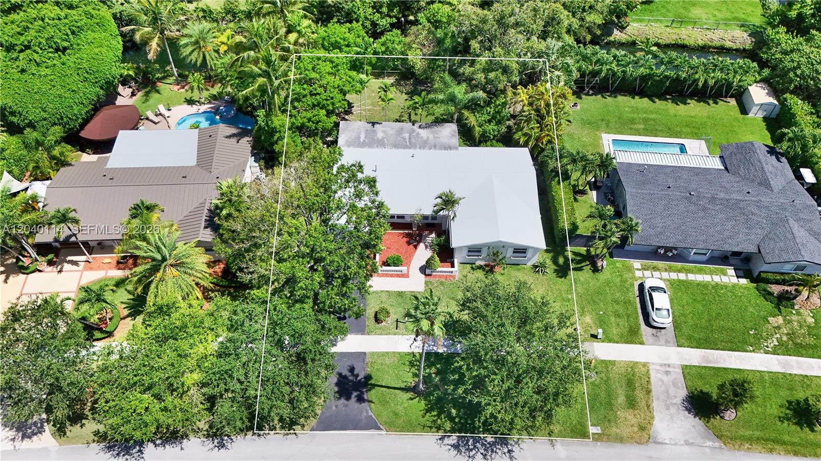 10435 SW 96th St, Miami FL 33176 photo 2
