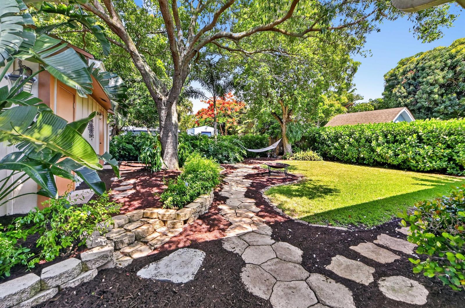 313 Poe Drive, Palm Springs FL 33461 photo 4