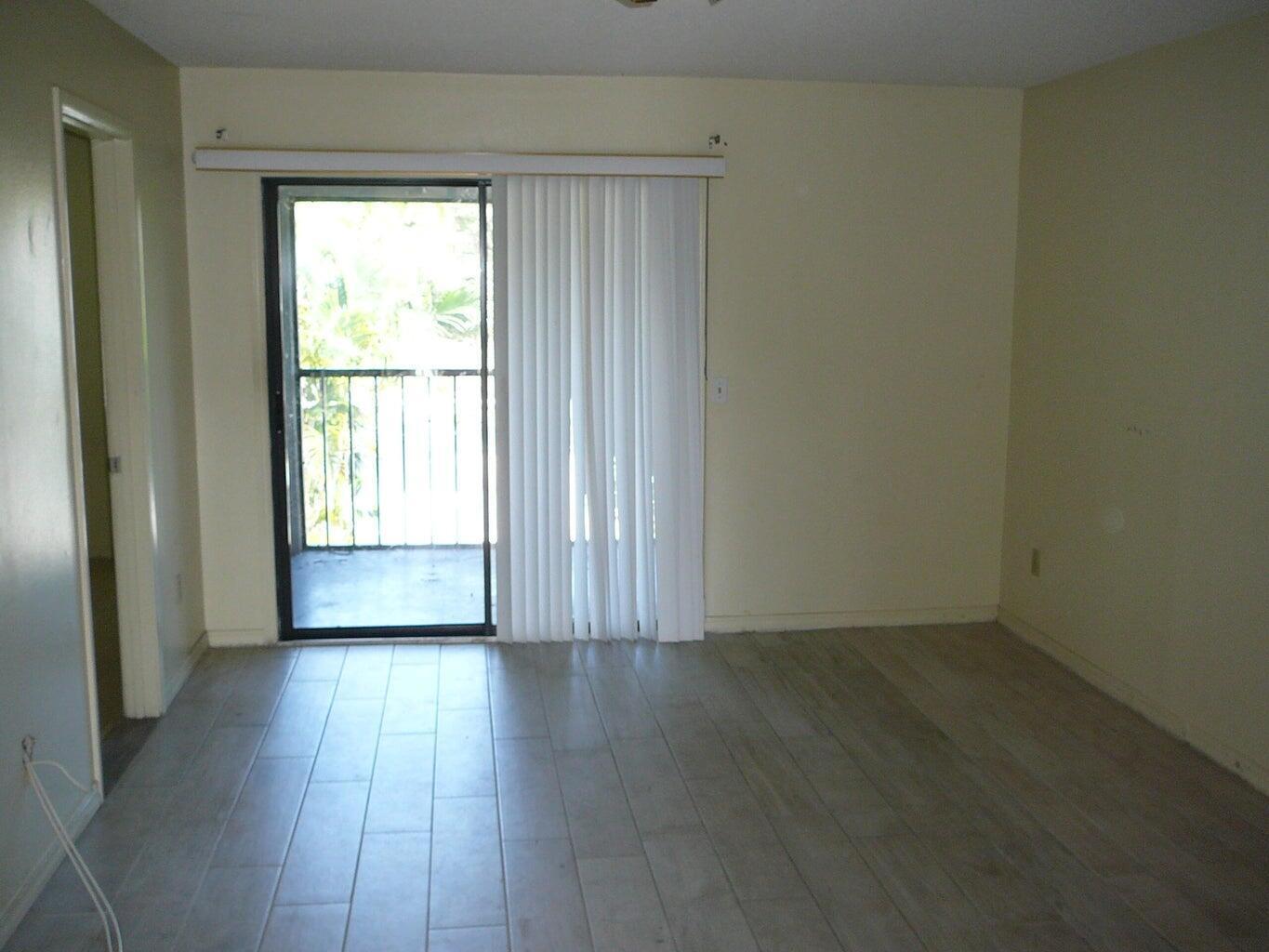 617 Ixoria Avenue # 15, Fort Pierce FL 34982 photo 2