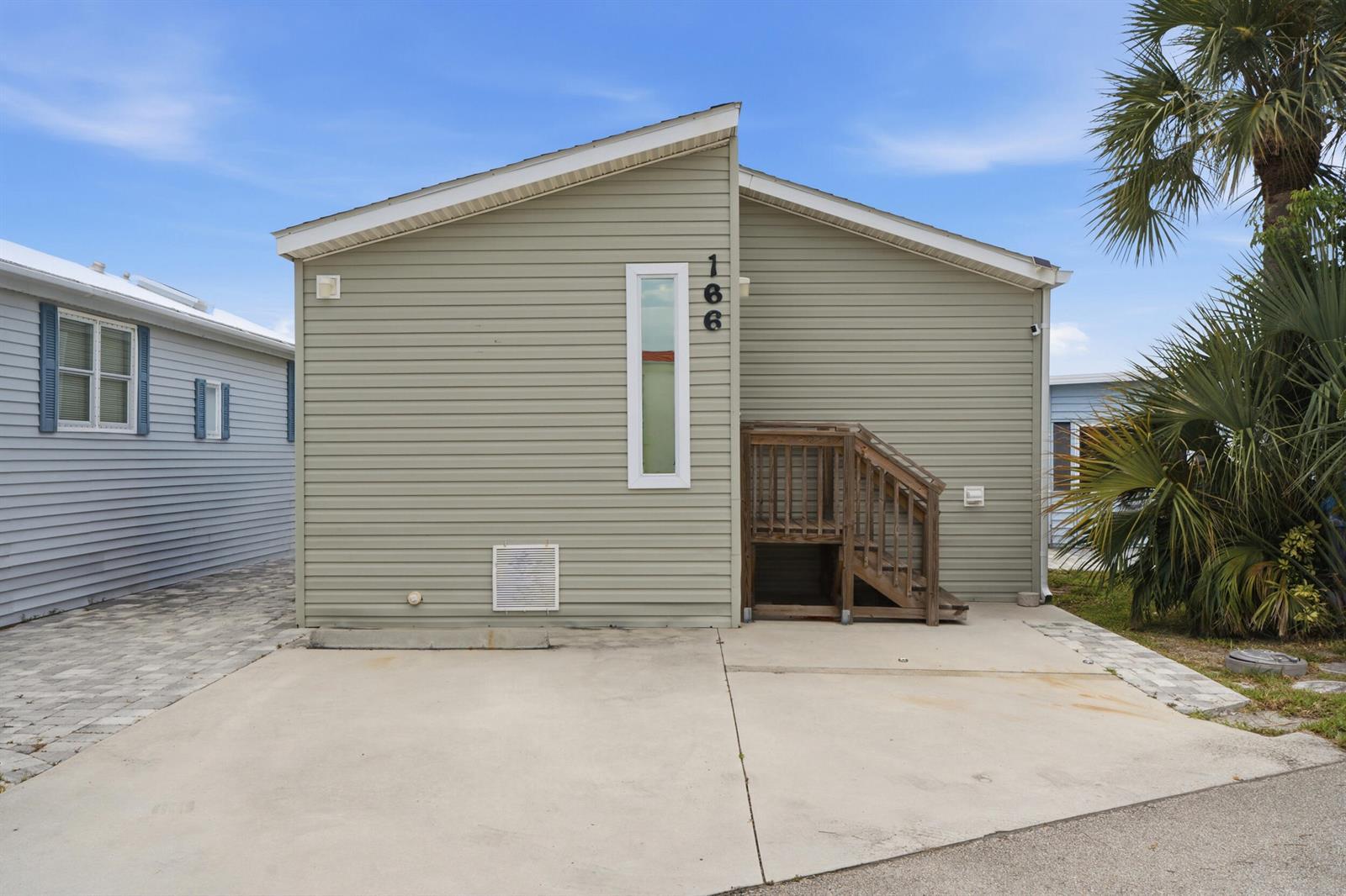 166 Nettles Boulevard, Jensen Beach FL 34957 photo 2