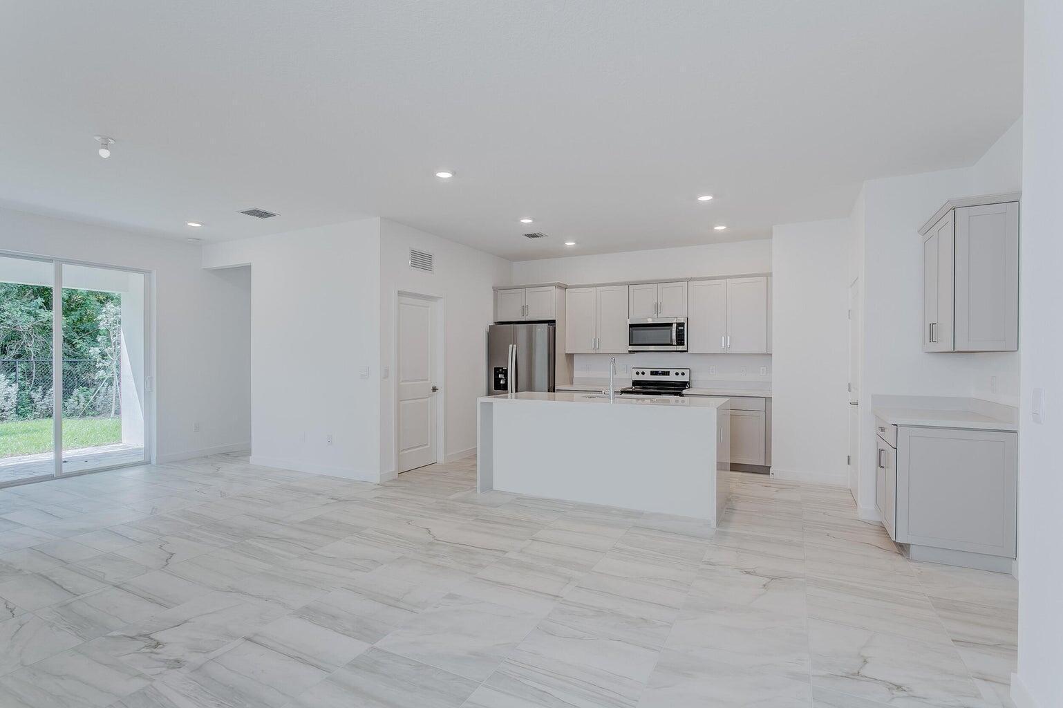 7188 Trotwood Lane, Jupiter FL 33458