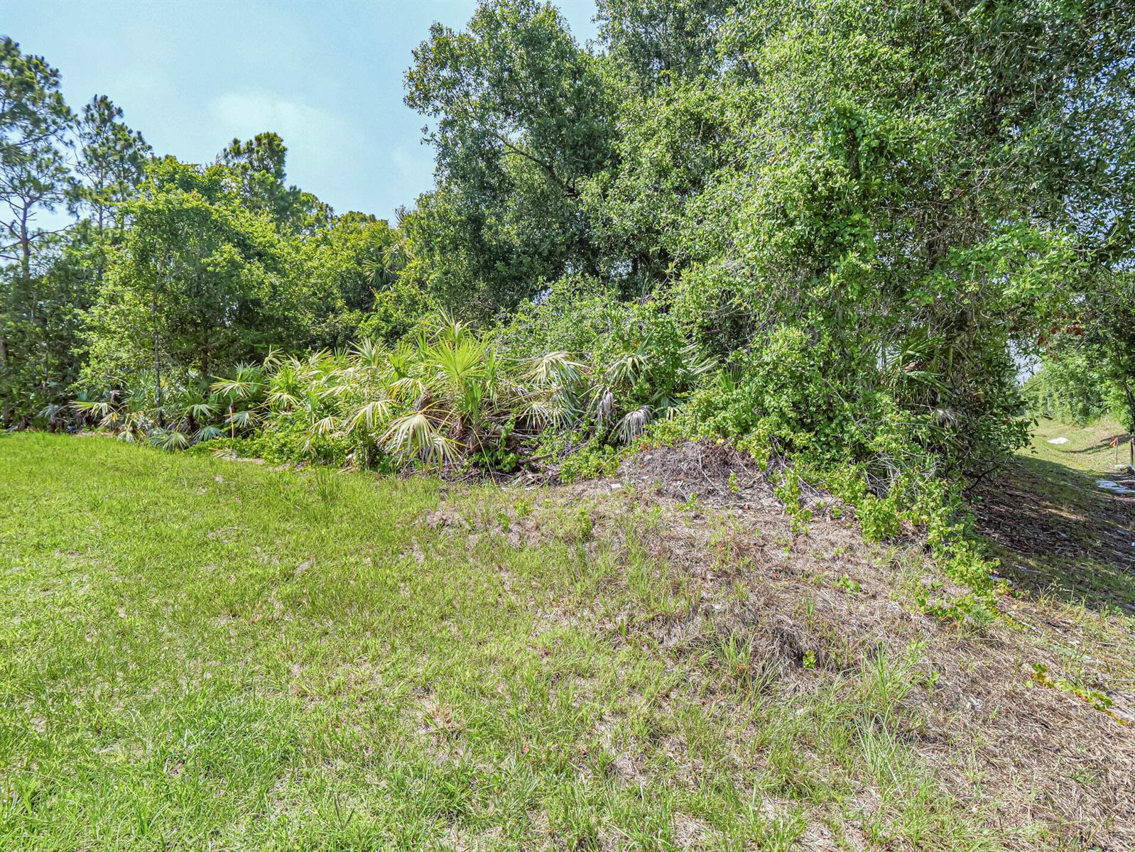 8566 105th Avenue, Vero Beach FL 32967 photo 4
