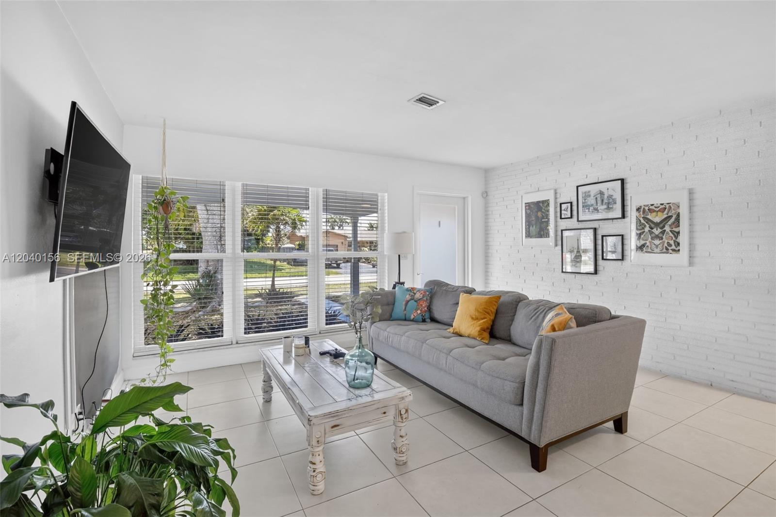 2220 N 40th Ave, Hollywood FL 33021 photo 4