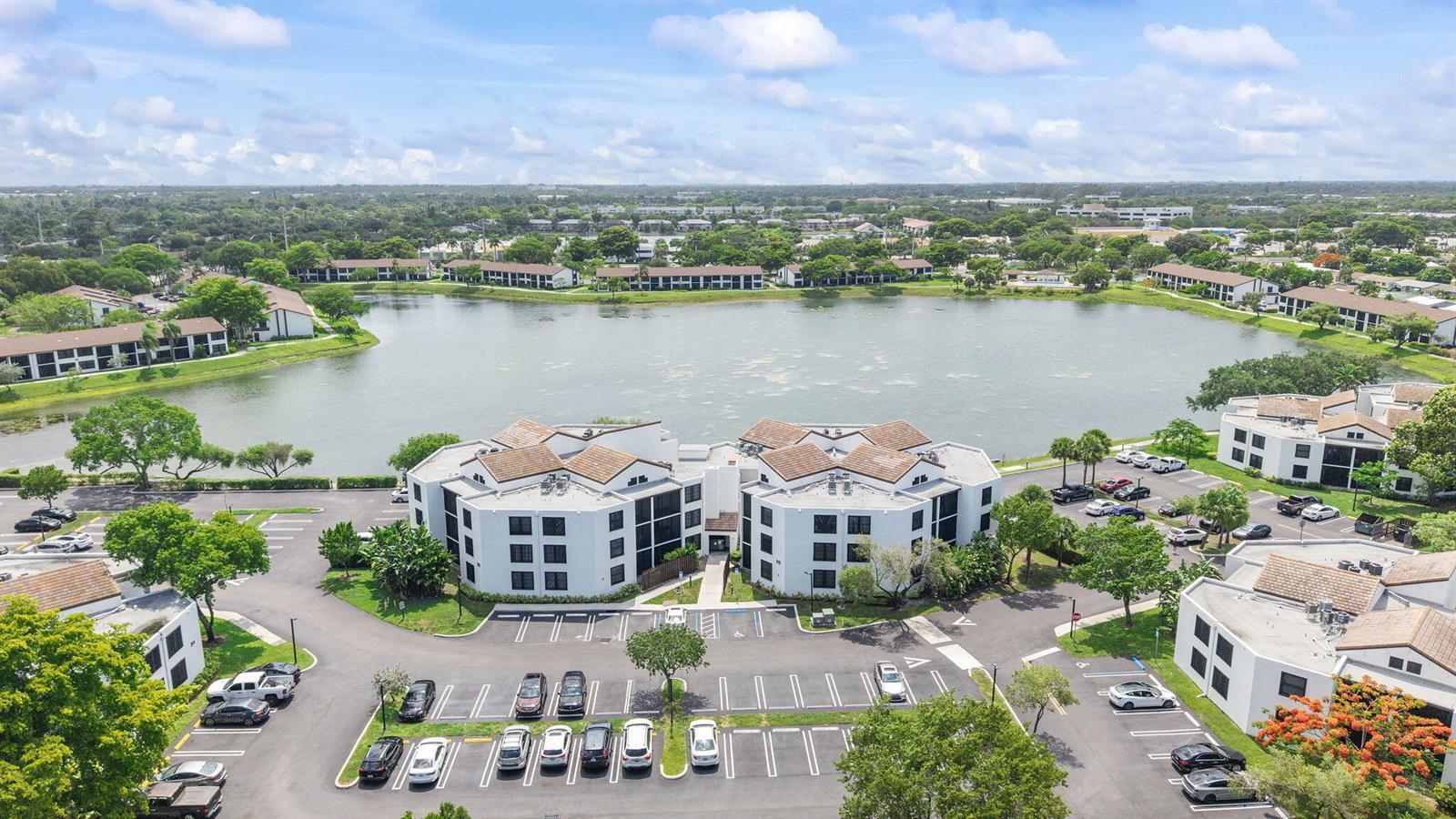 212 Lake Pointe Drive # 302, Oakland Park FL 33309