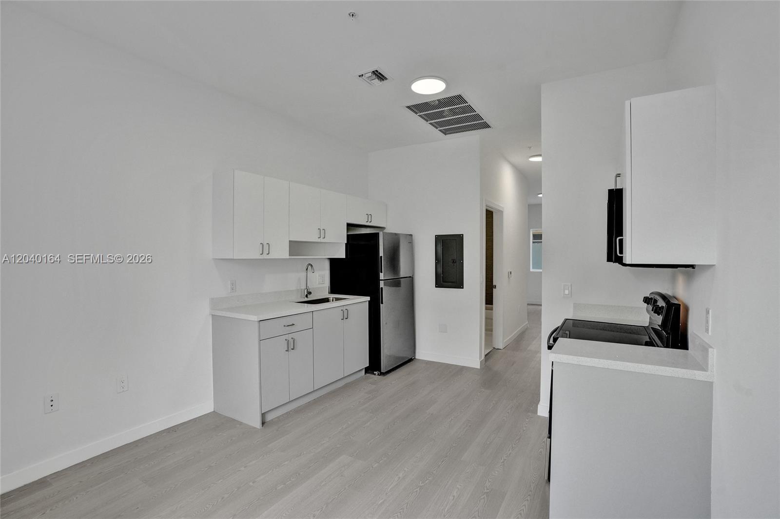 1567 NW 1st St # 5, Miami FL 33125 photo 2