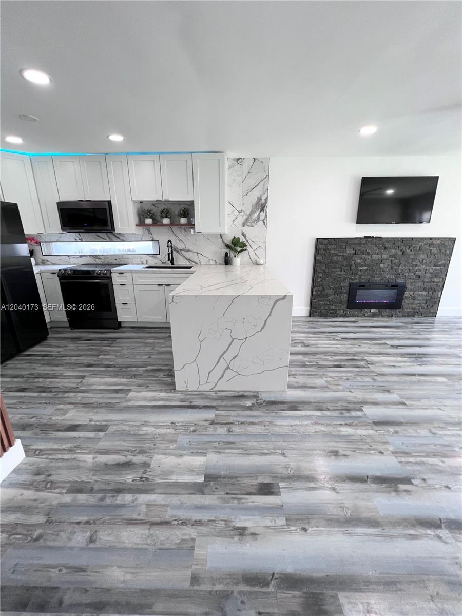 2425 SW 26th Ln, Miami FL 33133 photo 2
