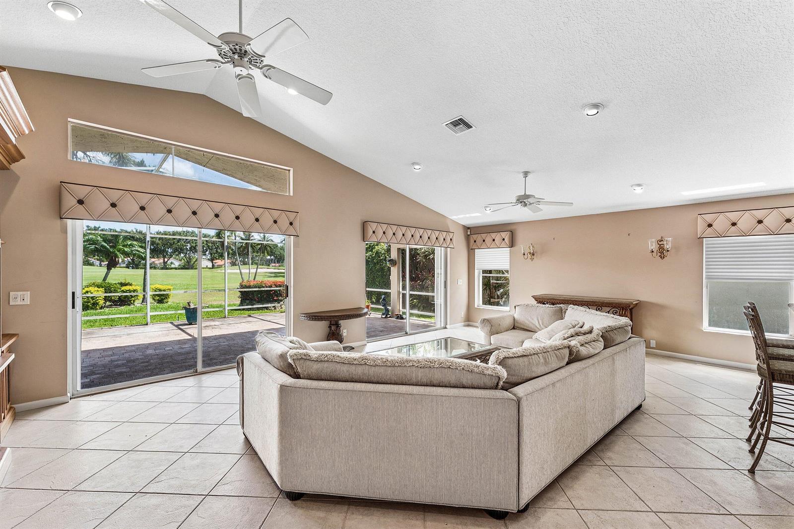 7385 Haviland Circle, Boynton Beach FL 33437 photo 5