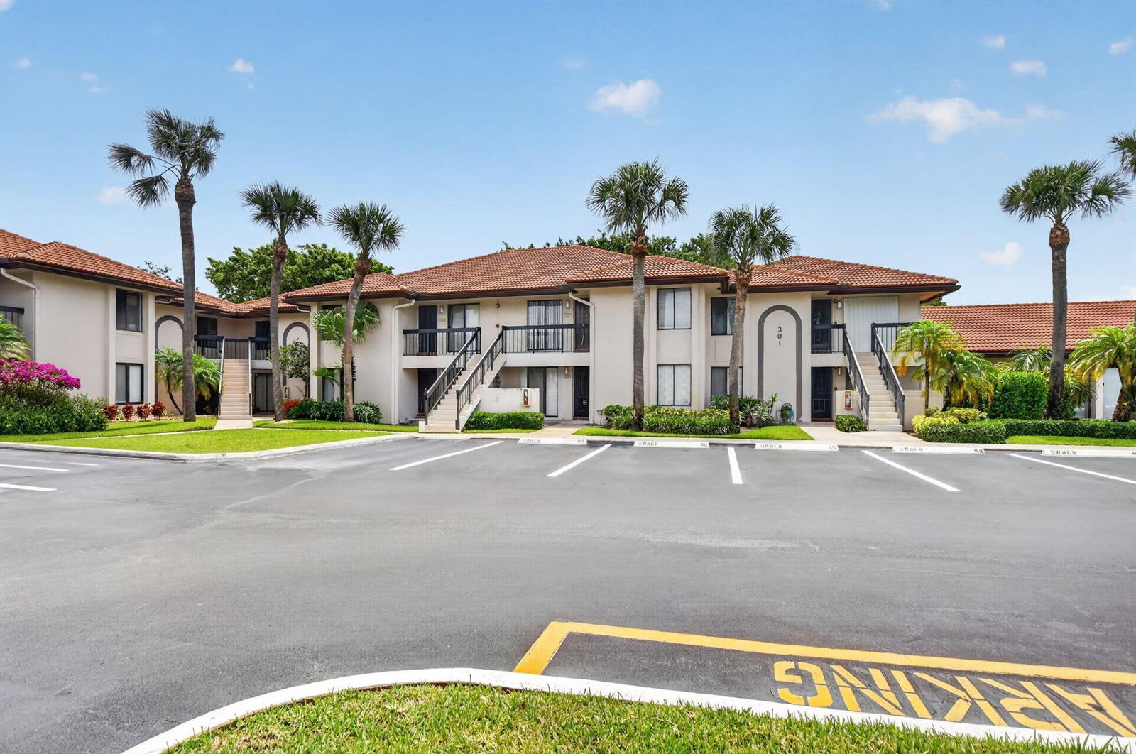 301 Club Circle # 208, Boca Raton FL 33487 photo 2