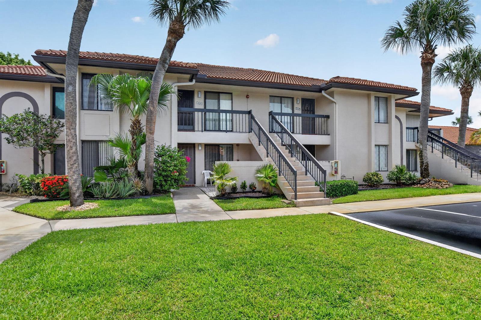 301 Club Circle # 208, Boca Raton FL 33487 photo 3