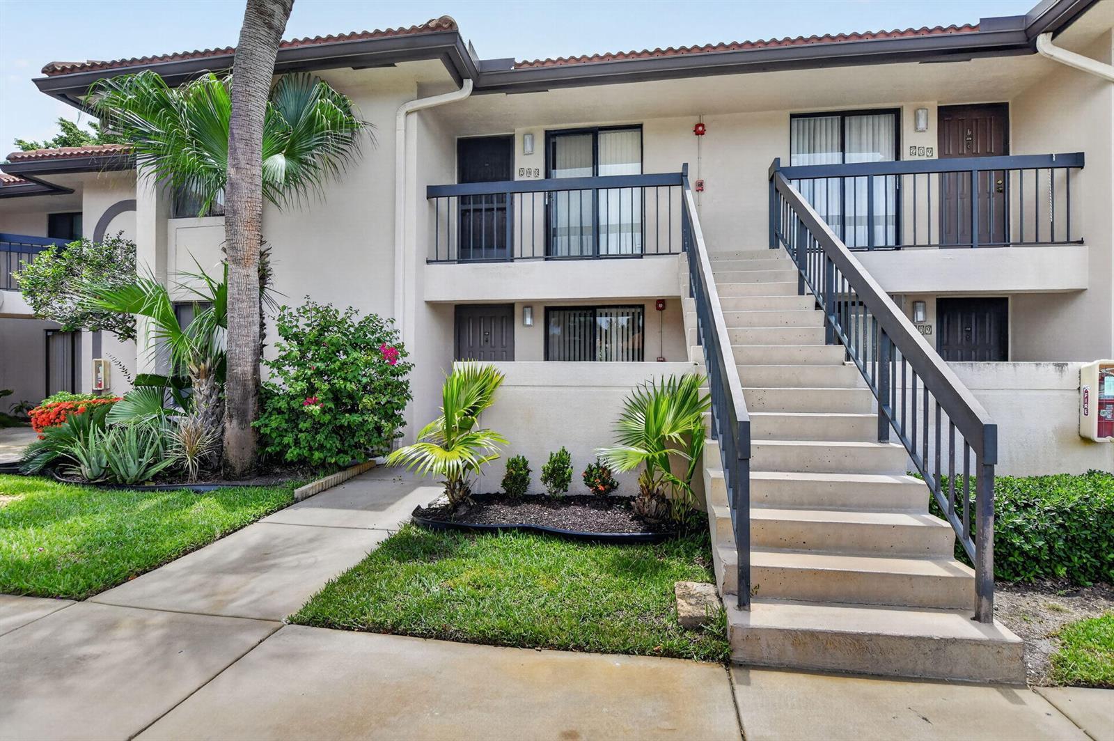 301 Club Circle # 208, Boca Raton FL 33487 photo 4