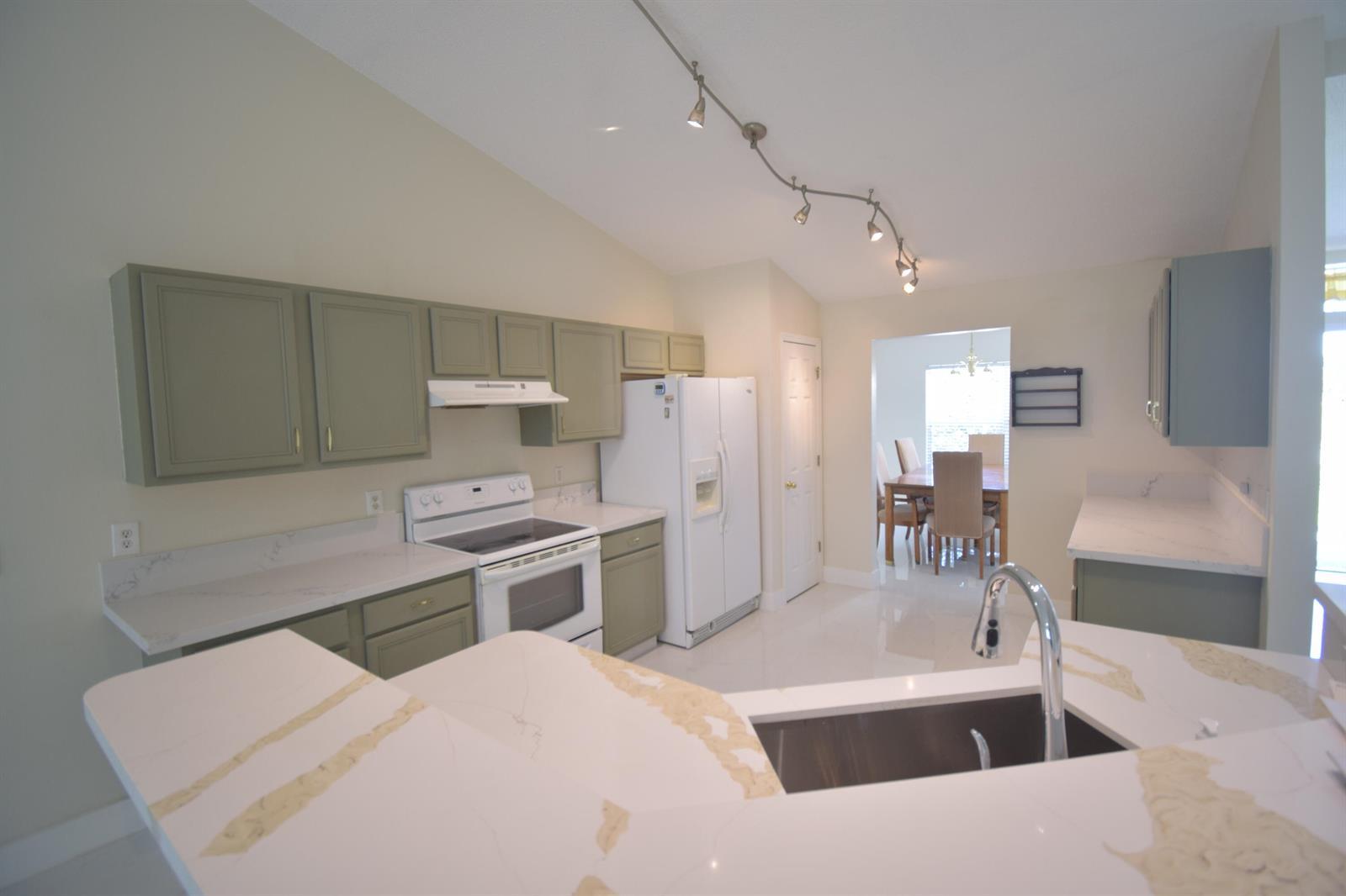 2198 SW Cameo Boulevard, Port St. Lucie FL 34953 photo 5