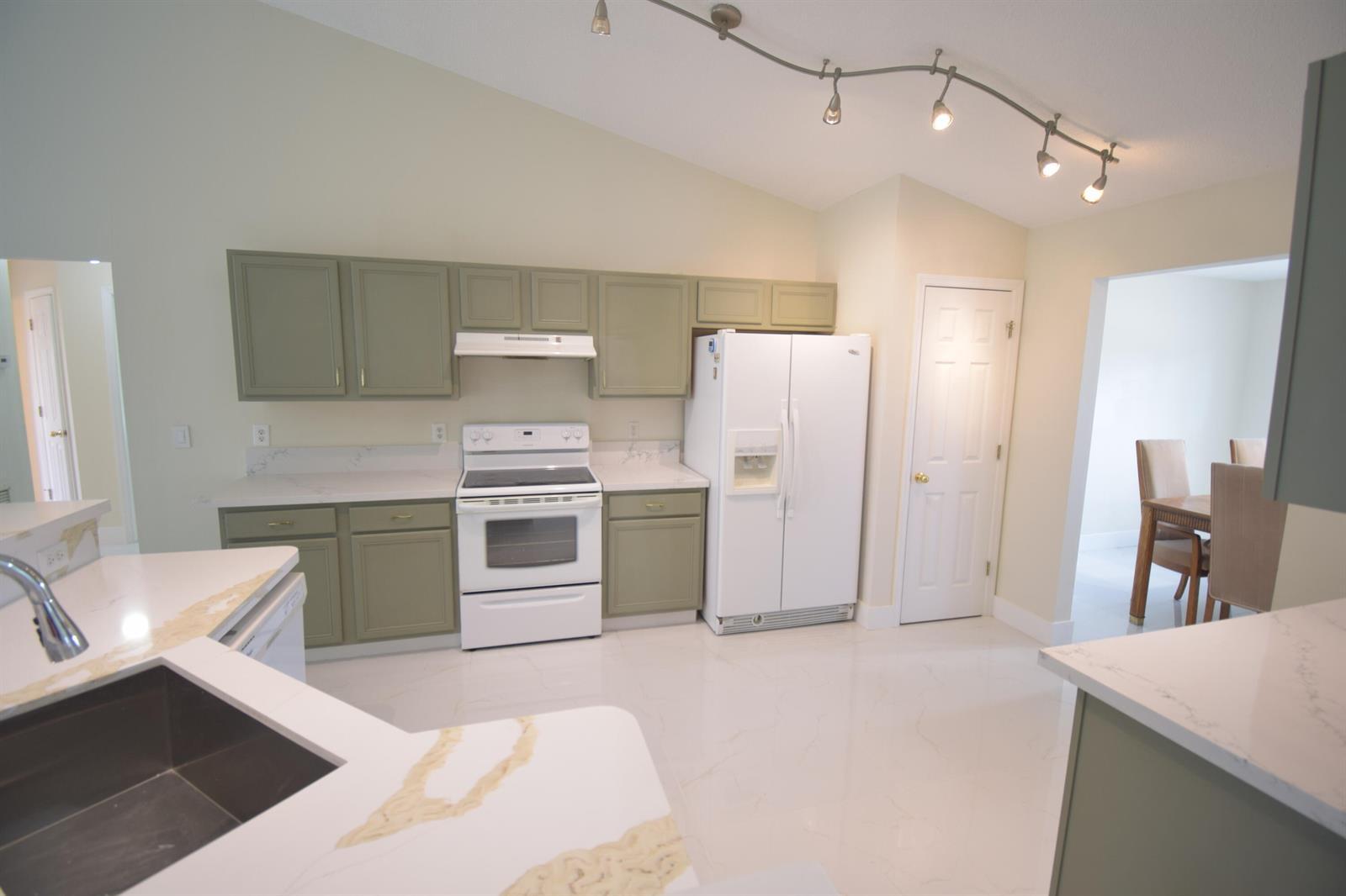 2198 SW Cameo Boulevard, Port St. Lucie FL 34953 photo 4
