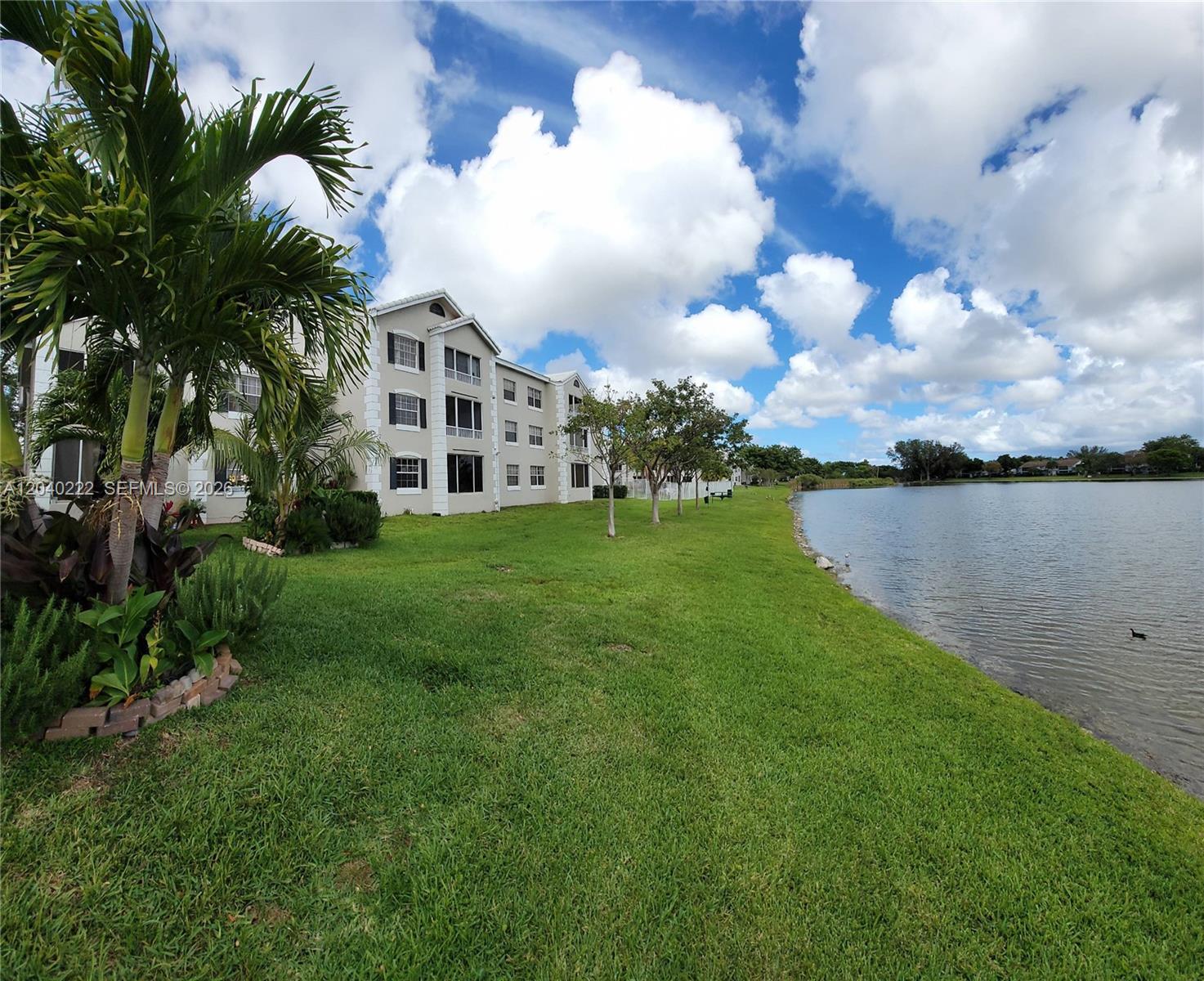 2811 N Oakland Forest Dr # 105, Oakland Park FL 33309 photo 2