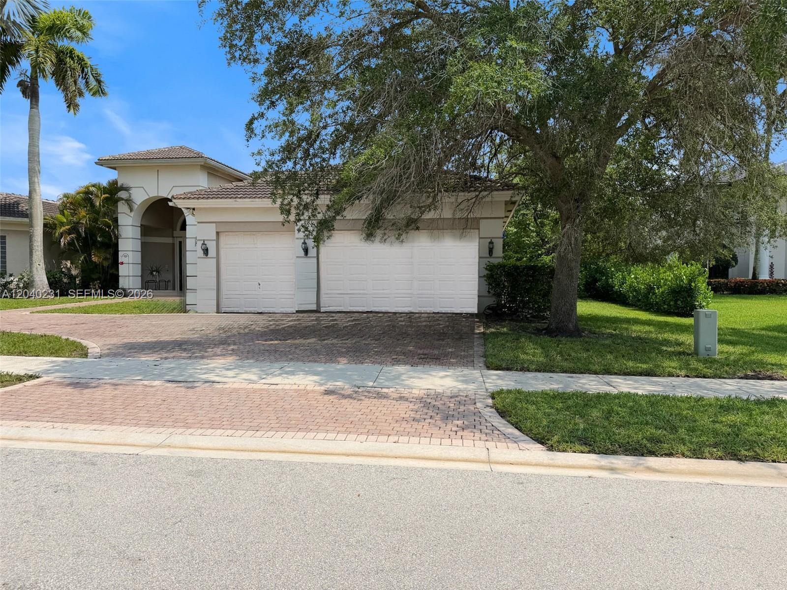 15298 SW 34th St, Davie FL 33331 photo 2