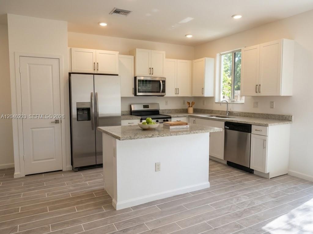 1019 SE 24th Ter, Homestead FL 33035 photo 2