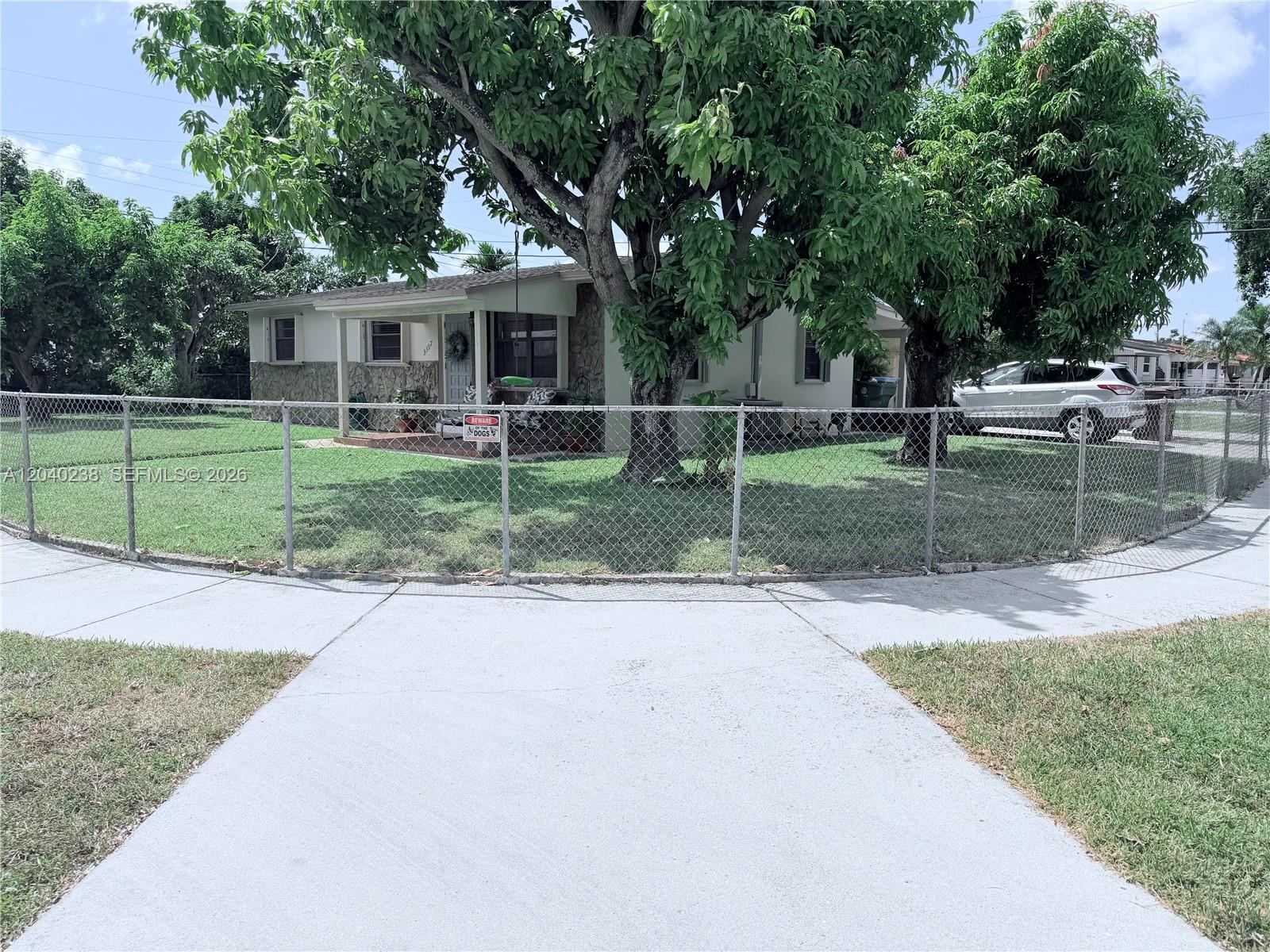3397 W 14th Ct, Hialeah FL 33012 photo 3