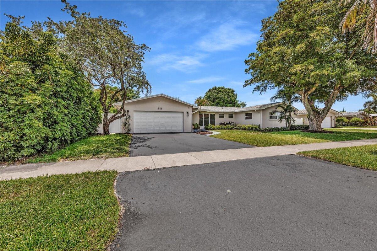 611 N Highland Drive, Hollywood FL 33021 photo 2