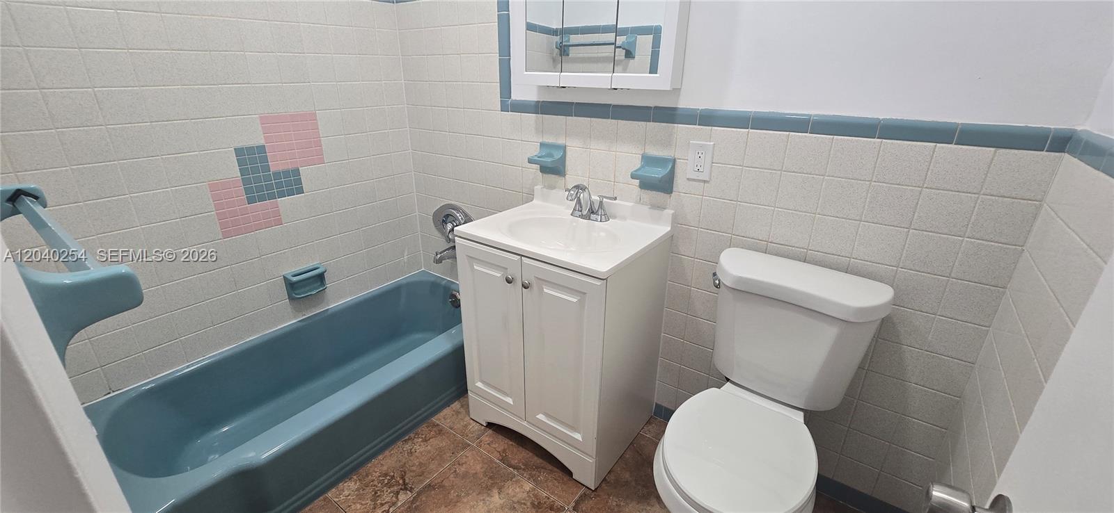201 SW 30th Ct, Miami FL 33135 photo 3