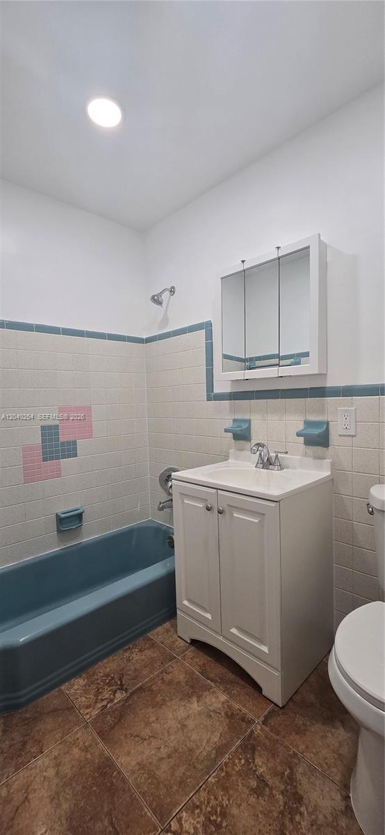 201 SW 30th Ct, Miami FL 33135 photo 4